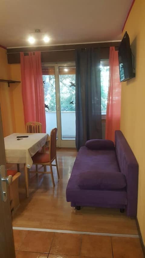 Miky Apartment-South Tyrol Merano Bagian luar foto