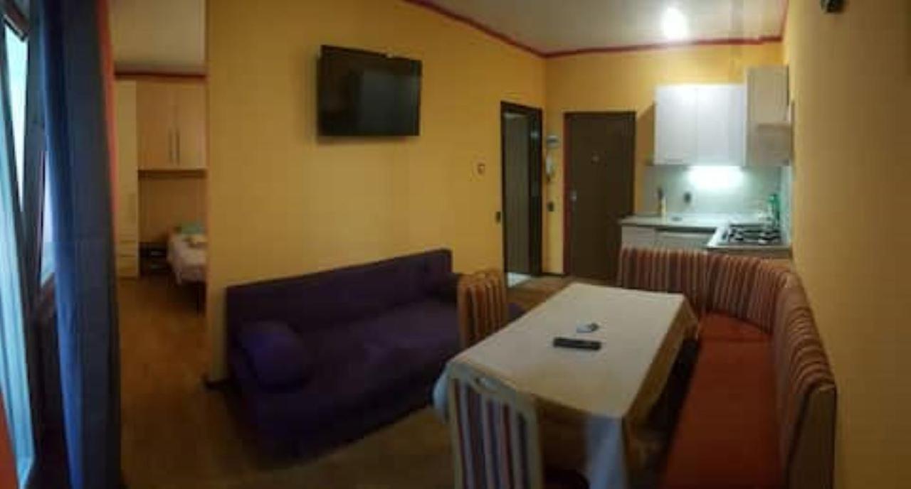 Miky Apartment-South Tyrol Merano Bagian luar foto