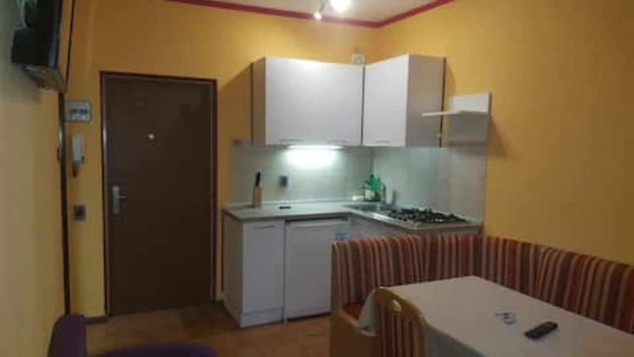 Miky Apartment-South Tyrol Merano Bagian luar foto